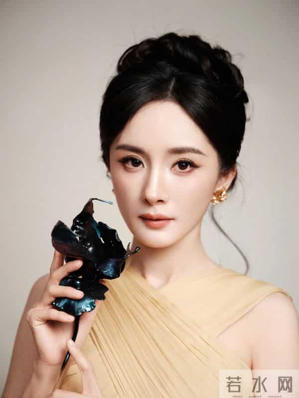 杨幂这腰这气质,内娱还有谁能打?