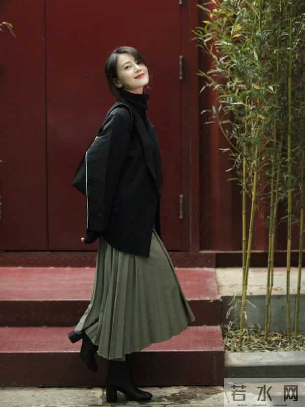 被高圆圆的穿搭惊艳了，衣穿简约，配色大气，46岁尽显优雅气质