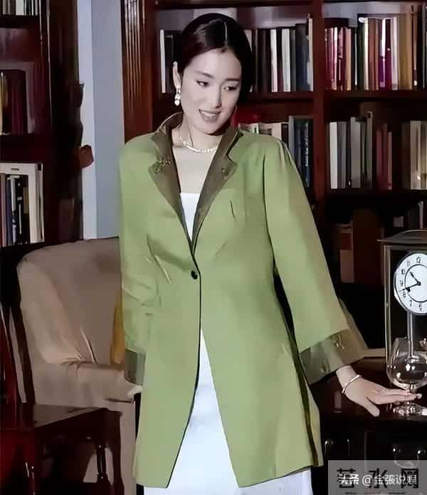 恩爱了6年,76岁的法国老公衰老萎缩,59岁的巩俐正绚烂如花