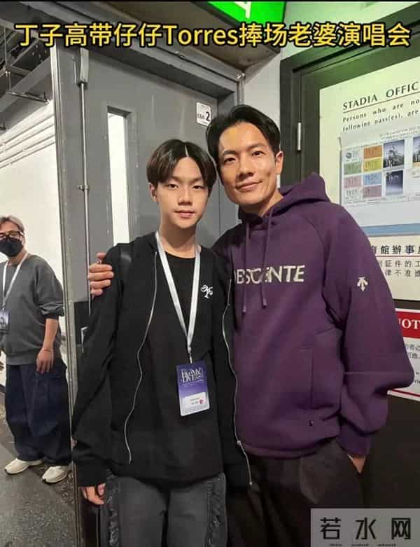 杨千嬅13岁儿子身高1米7 一年竟然长了10公分 长相和丁子高一模一样