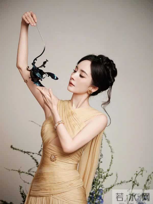 杨幂 [哇R][哇R]真的是太美了，不是我想多发啊，是真的忍不住啊。