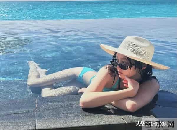 关晓彤，泳装穿搭壁纸精选图集