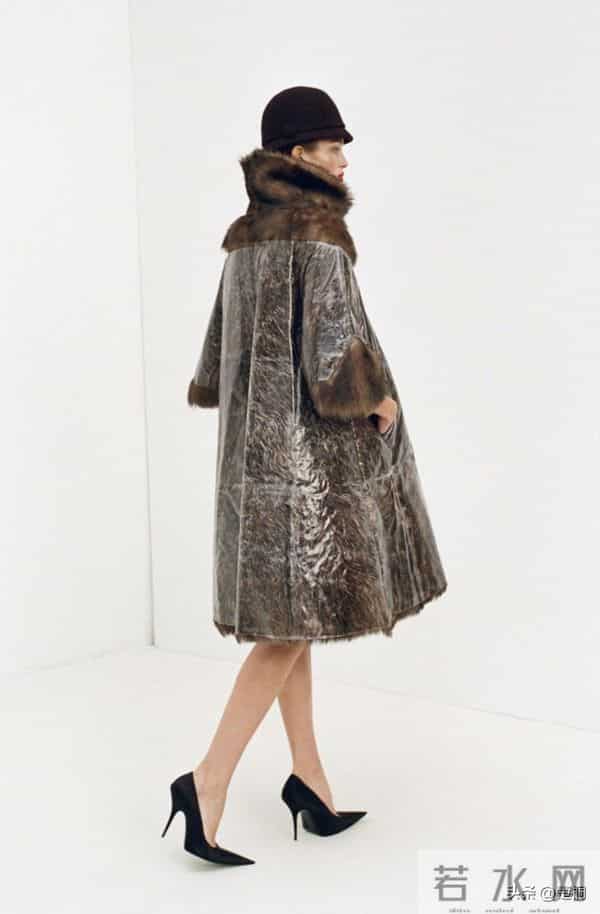 澳洲超模斯特拉·哈南，巴黎世家冬季新品展示