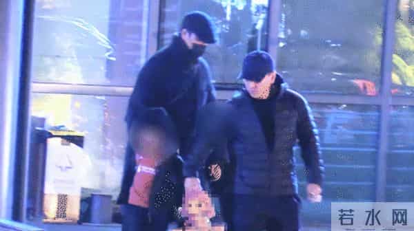 两天曝三瓜！索赔四千万，婚内出轨生子、双胞胎男孩，个个都离谱