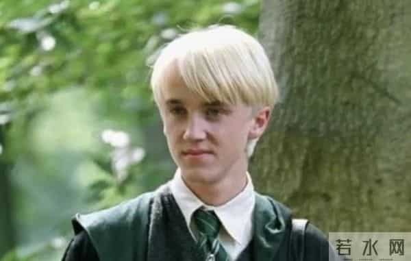 《哈利·波特》“马尔福”时隔15年回归,当年那个坏男孩如今成了这样?