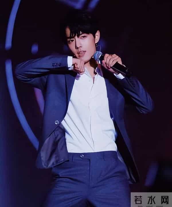 长相,是肖战成为顶流的基石,亦是最大的阻力,郑晓龙说的太对了