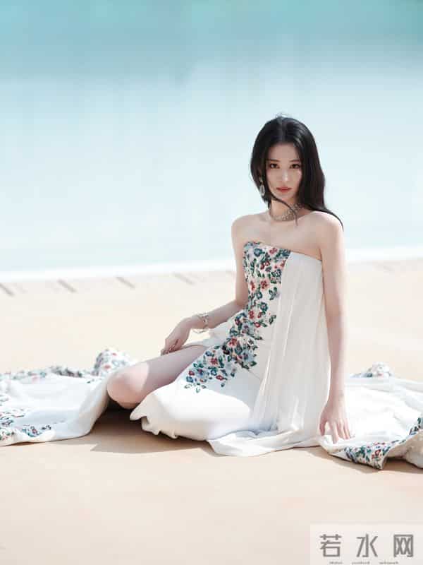 你们看王楚然这个回眸,太美了