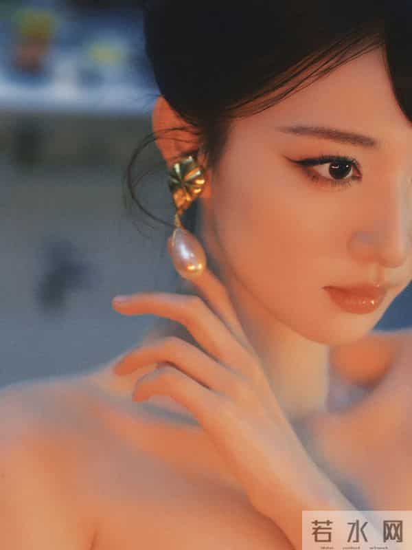 你们看王楚然这个回眸,太美了