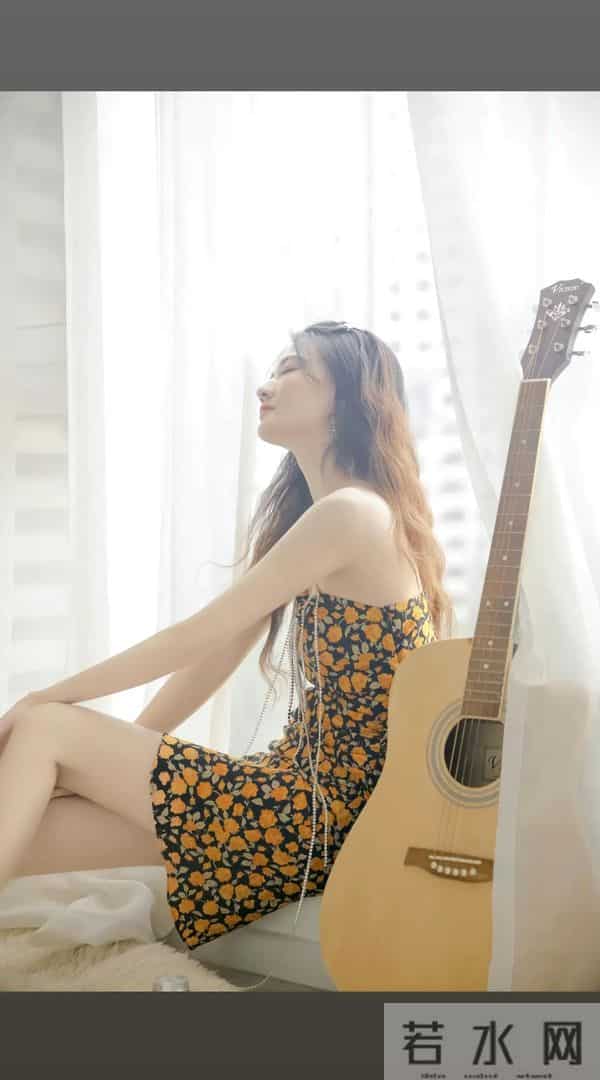 徐璐裹胸短裙性感写真，一双大长腿太迷人了