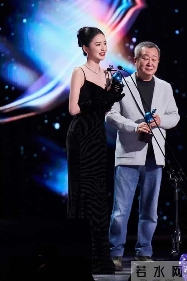 佟丽娅性感吊带写真美图