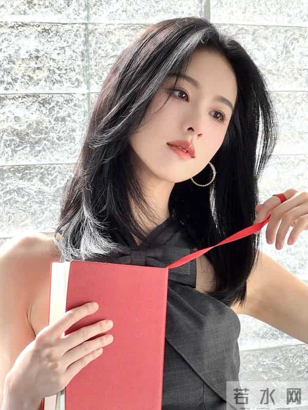 陈都灵小性感小妈级别