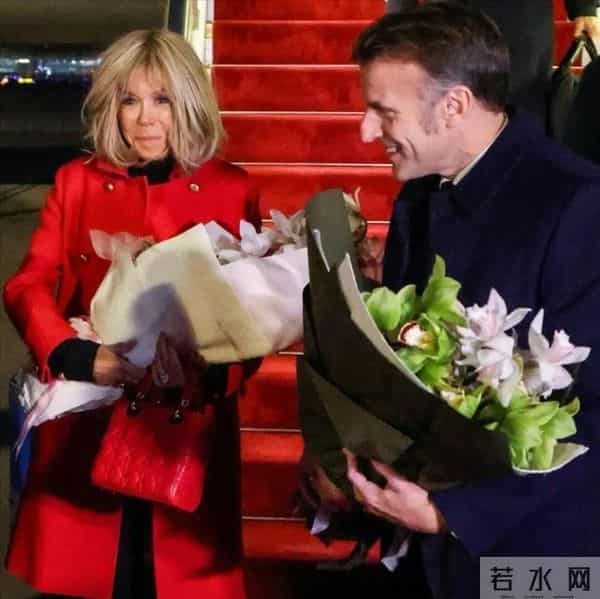 被72岁布丽吉特美到了，从北京到成都，全程踩高跟，少女身材绝了