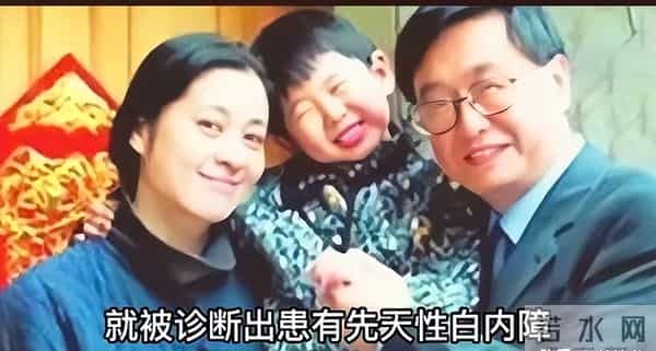 王文澜现状：走路要拐杖支撑，为儿子治病掏空家底，与倪萍没联系