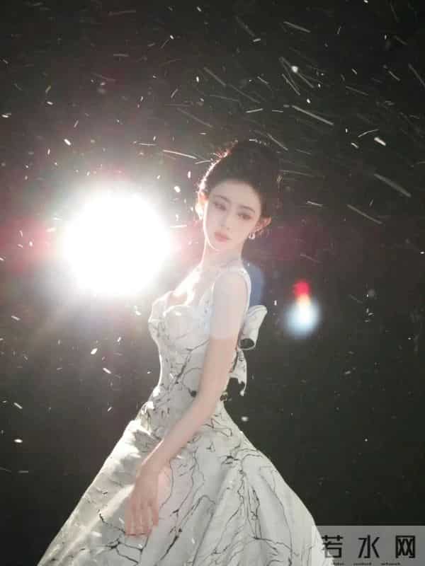 孟子义尖叫之夜内场，这身材也太顶了！嘶哈嘶哈～