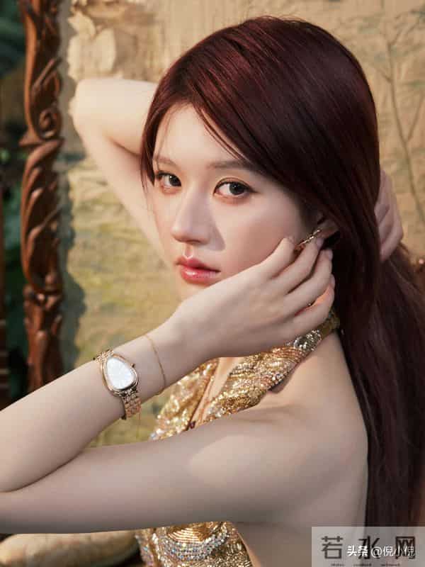 赵露思金色深V短裙 Rahul Mishra 2025春夏