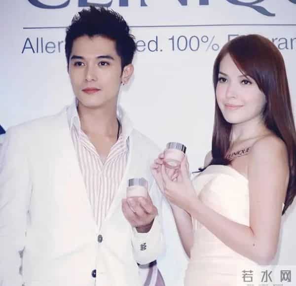 邱泽许玮甯日本度假被偶遇，二人穿着引热议，网友：全靠颜值撑着