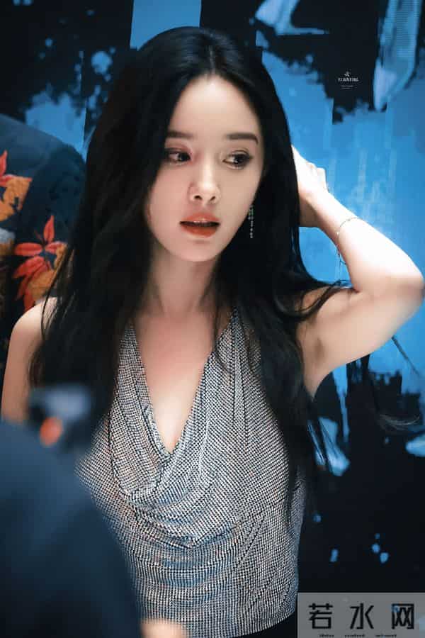 大幂幂的魅力 容貌娇艳 大长腿无与伦比