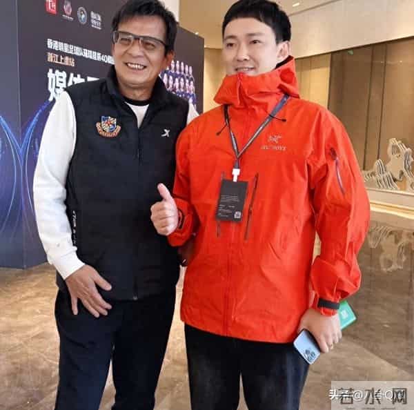 黄日华官宣退圈，一句话结束45年演艺路，这才是老戏骨该有的体面