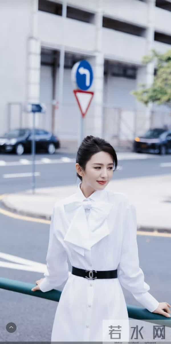 佟丽娅的黑与白