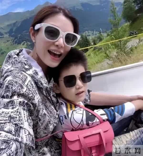陈妍希儿子8岁1米5长相随爹，高冷范儿遇上谢楠儿子自来熟笑不活
