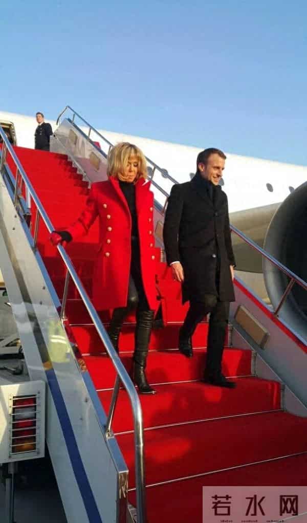 被72岁布丽吉特美到了，从北京到成都，全程踩高跟，少女身材绝了