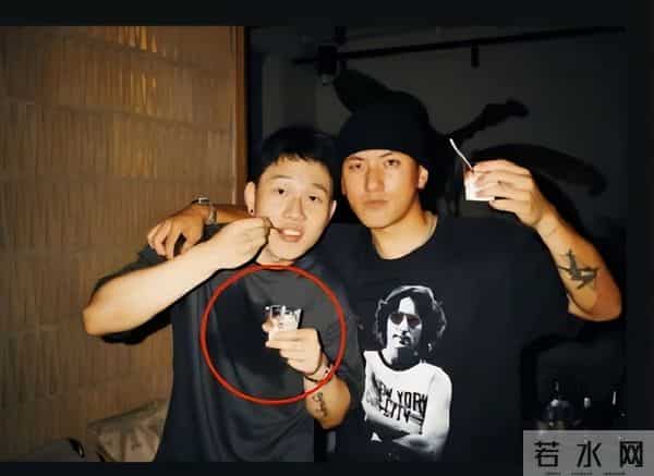 两天曝三瓜！索赔四千万，婚内出轨生子、双胞胎男孩，个个都离谱