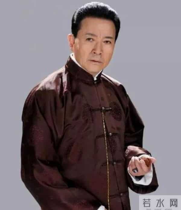 原来他早已去世，15岁演戏44岁走红，47岁患癌离世，哥哥是尔康爹