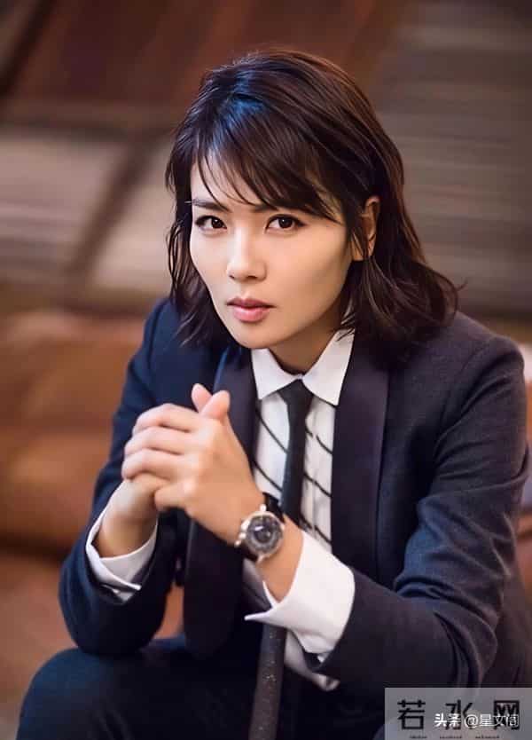 47岁刘涛国外度假心情大好 晒美照 身材迷人又显年轻