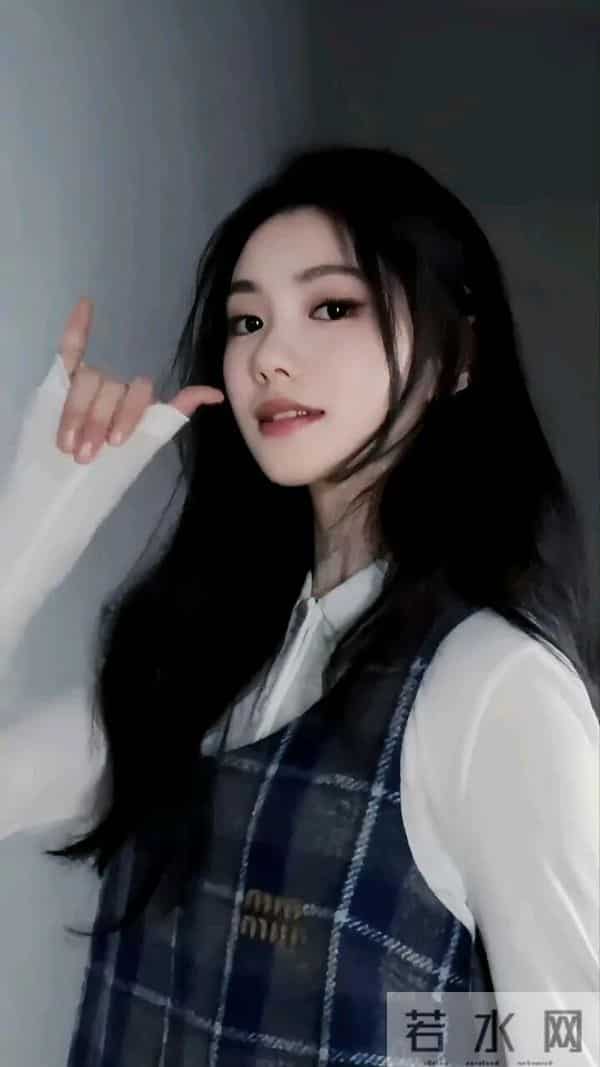 刘浩存这张脸,真的看100遍都不腻呀!