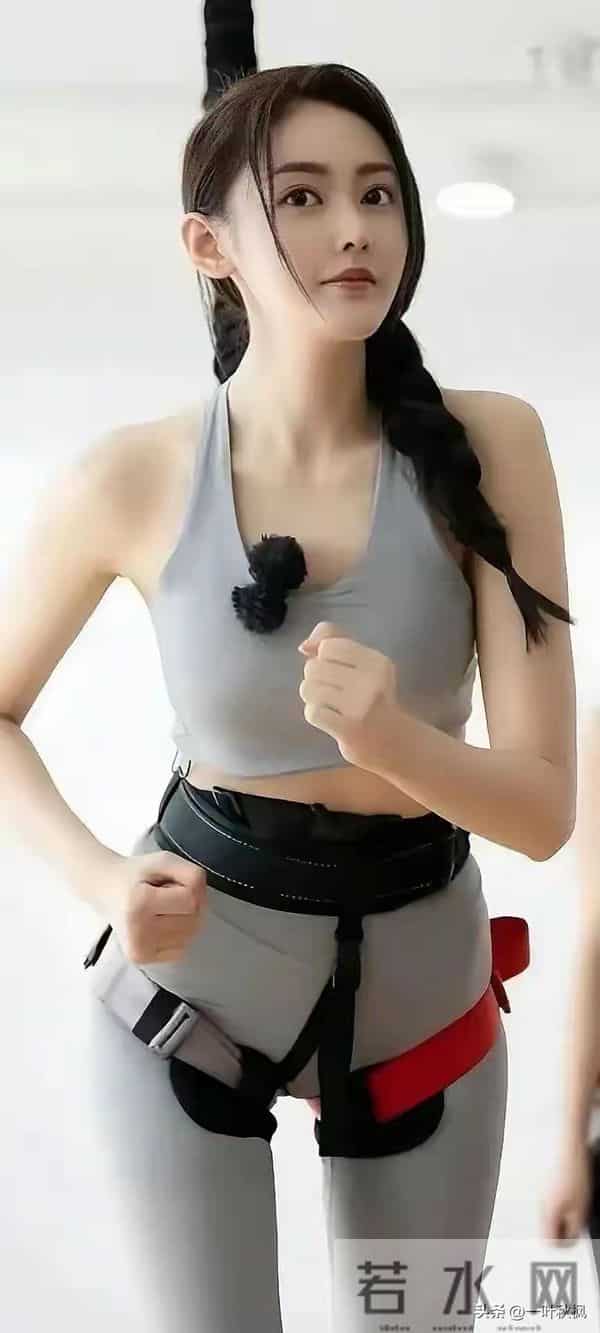 张天爱名场面：只要她自己不尴尬，尴尬的就是别人！