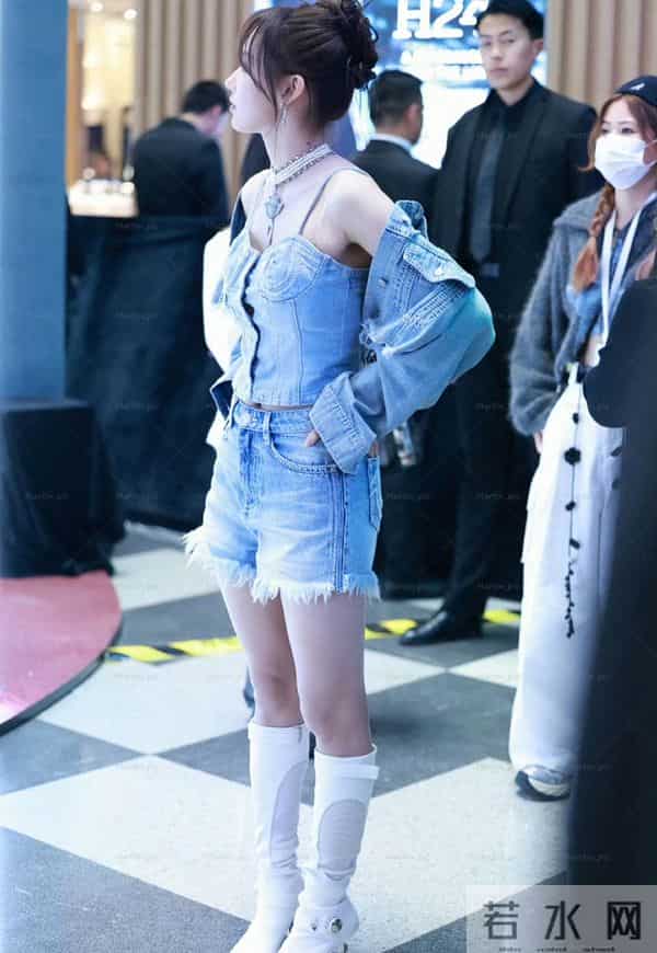 程潇牛仔穿搭大长腿