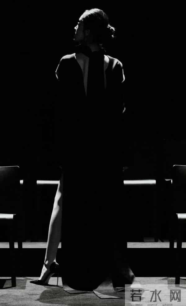 古力娜扎:高跟加持下的美腿暴击