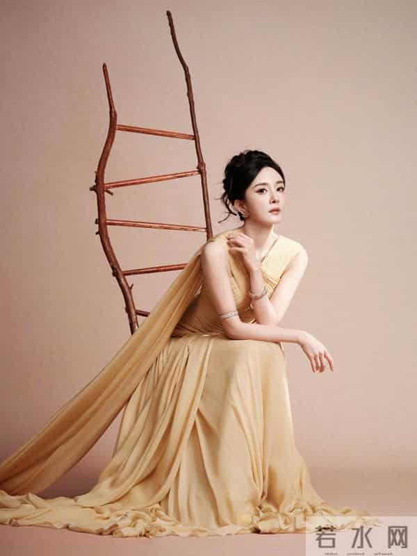 杨幂这腰这气质,内娱还有谁能打?