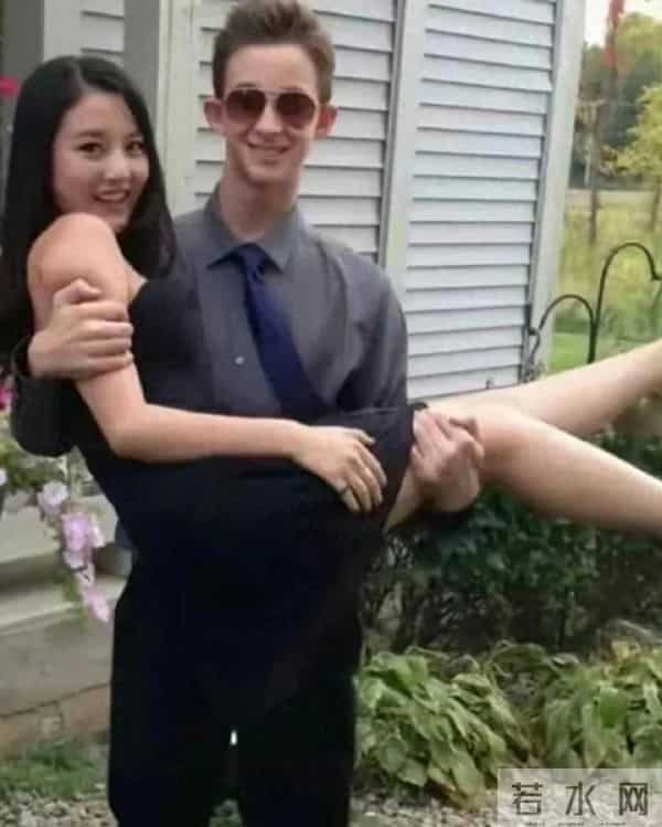 宋祖儿早年在美国留学，不得不说国外真开放 最后那张超像一家三口