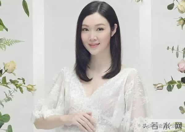 离开黄有龙后，她转身嫁给富豪，四年连生三娃，43岁深陷抑郁症