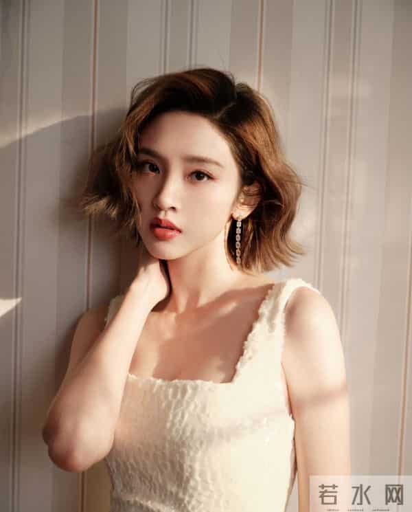 唐艺昕 吊带短裙