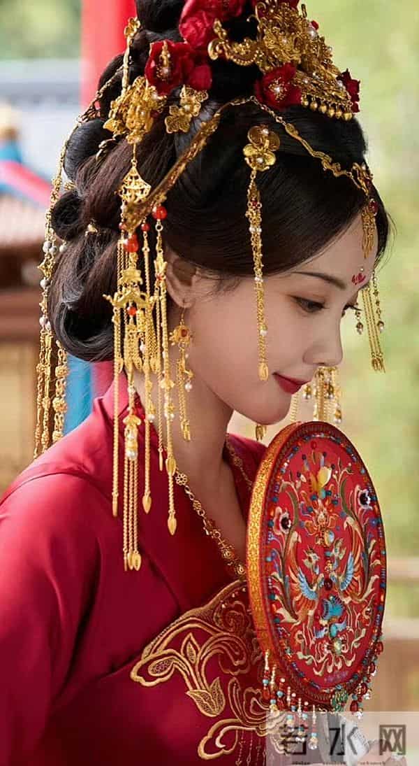 美女壁纸第2162期—李一桐