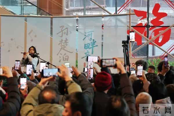 孙楚泊，怎么成了“国民闺女”