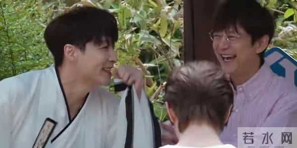 何炅黄磊话剧杀疯了!《向往的生活》后再合体,舞台封神看哭全场