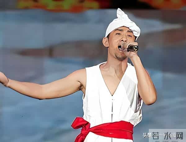 事实证明,“消失”9年的歌手阿宝, 早就走上了一条“不归路”