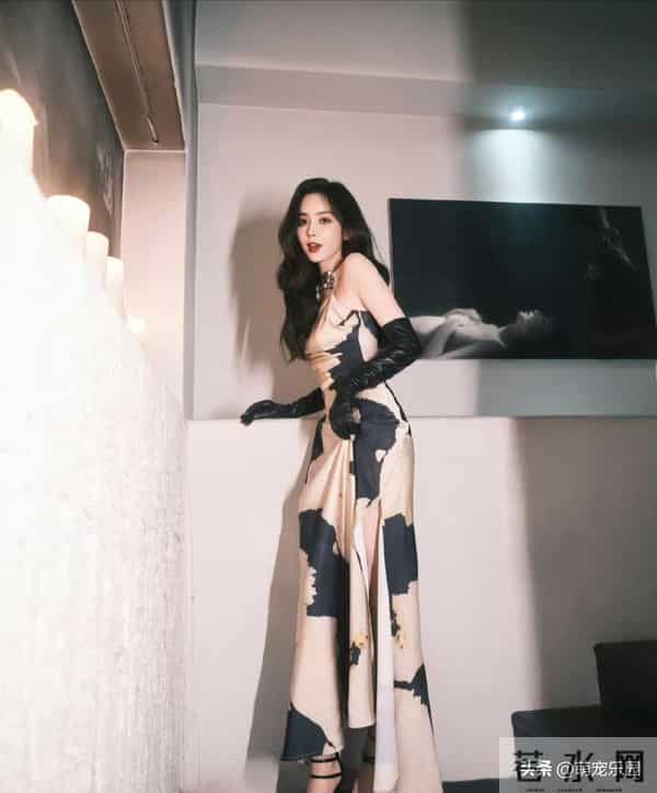 古力娜扎新照曝光,摄影师捕捉独特气质,网友:这眼神太迷人了