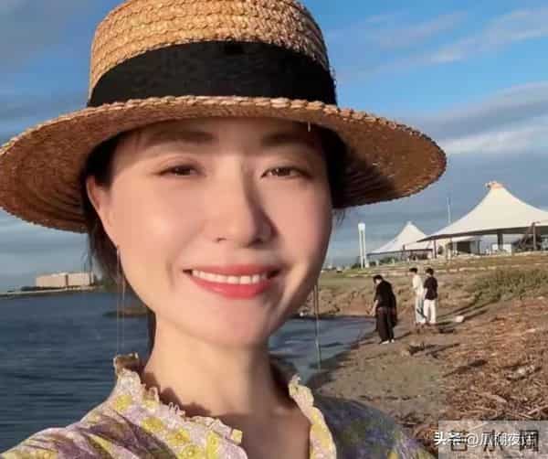 28岁从央视辞职，39岁全家移居日本，如今已经43的她后悔吗