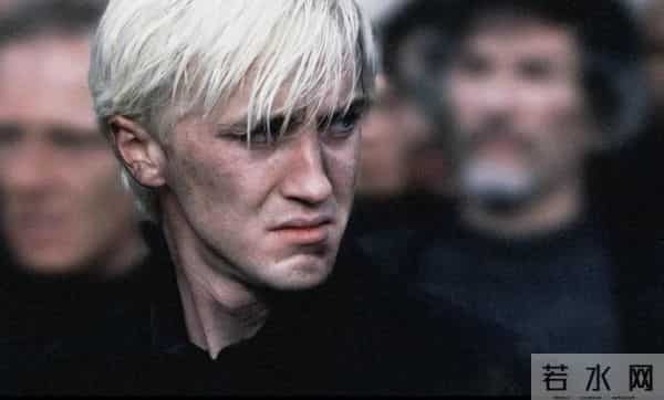 《哈利·波特》“马尔福”时隔15年回归,当年那个坏男孩如今成了这样?