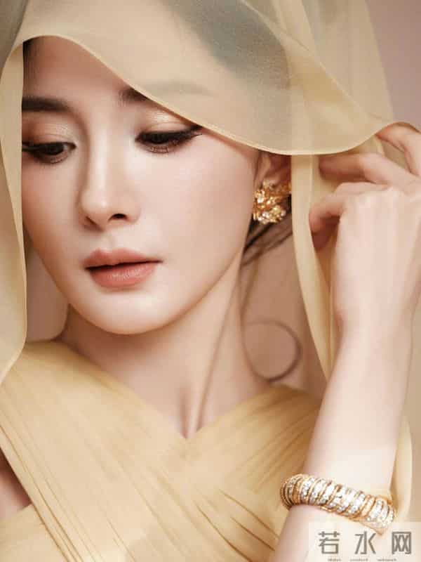 杨幂这腰这气质,内娱还有谁能打?