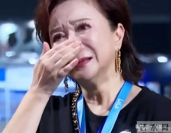 钱再多有什么用？64岁蔡明现状曝光，还是为自己的选择付出了代价