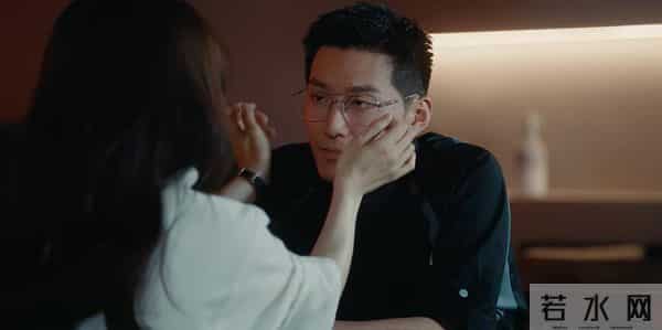 《超感迷宫》首播，一个挤眉弄眼，一个梗脖子，不会演就别演了！