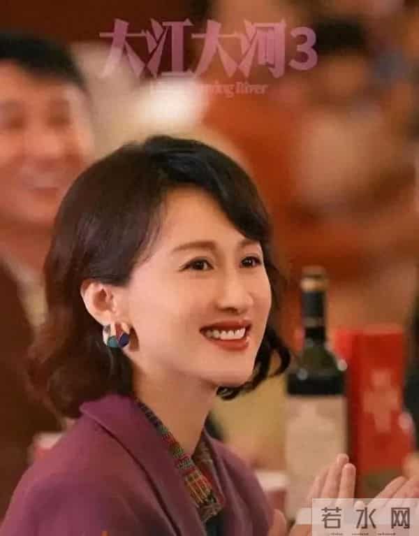 她不愿意被潜规则,演了50部戏却没人说的出她名字,42岁仍未婚