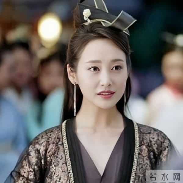 杀疯了!李纯《大生意人》含笑拔枪 火了,这才是疯批美人天花板!