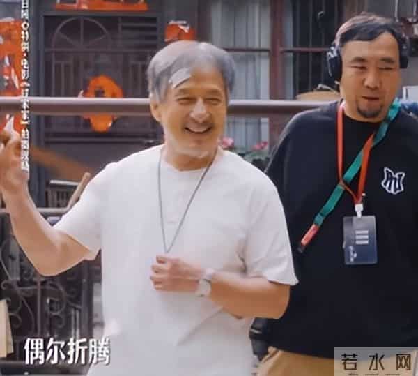 71岁成龙满头白发引热议,本人回应