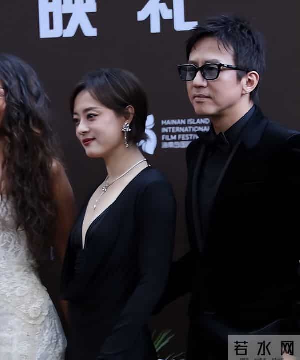 三亚偶遇明星,章子怡一脸褶,四太梁安琪好时髦,奚梦瑶夫妇也在